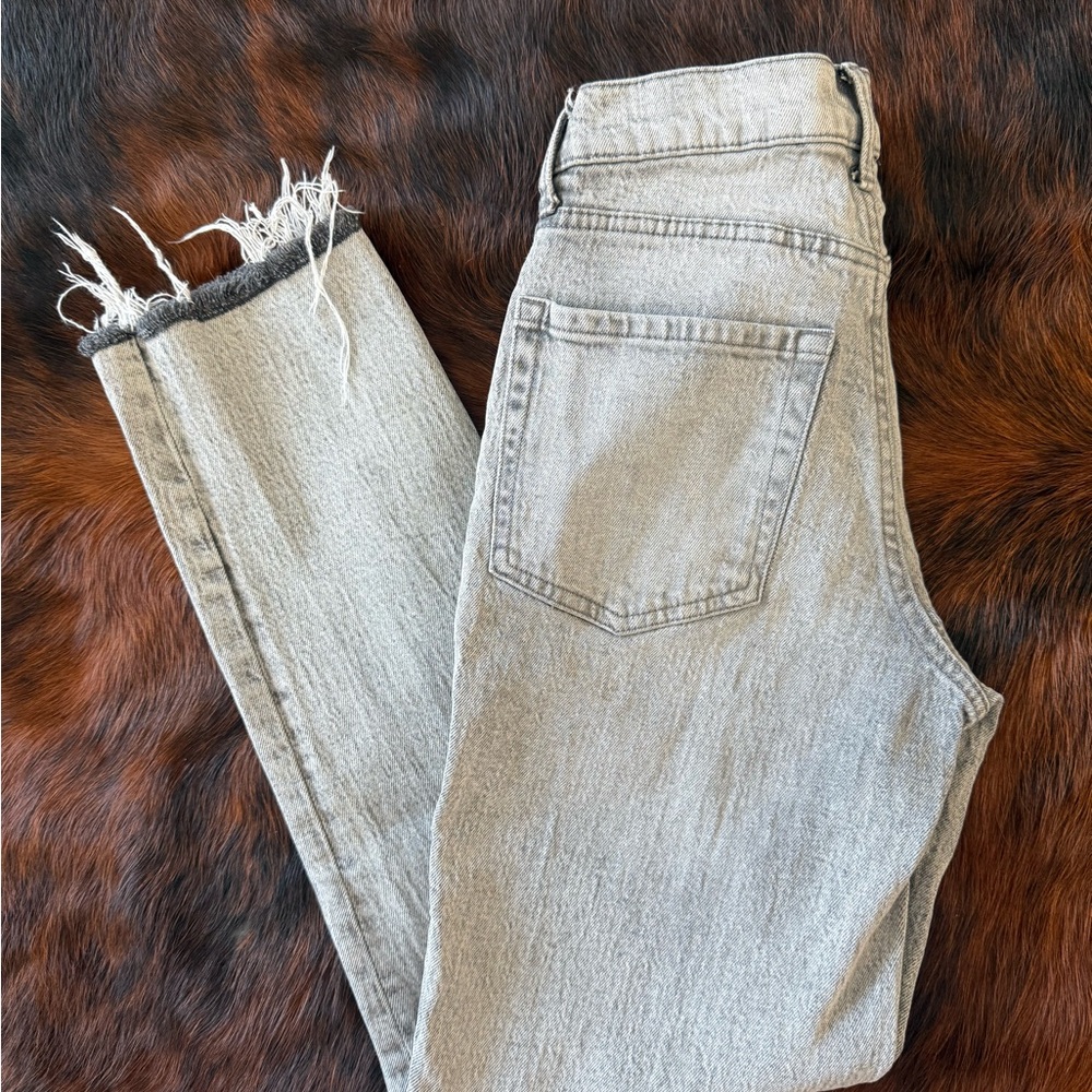 Aeropostale Light Gray Ankle Jeans